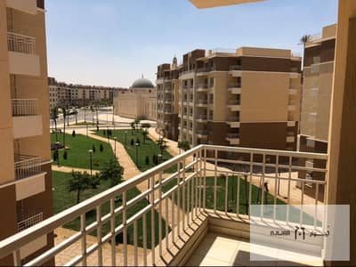 شقه للبيع في مدينتي- فرصة مميزة في B11 مدينتي – موقع ولا أروع   - شقة لقطة أمام المسجد وسيزون مول   - 133م خالصة الأقساط بدون نادي