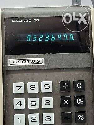 آلة حاسبة منذ سنة 1975 موديل Lloyds ACCUMATIC 30