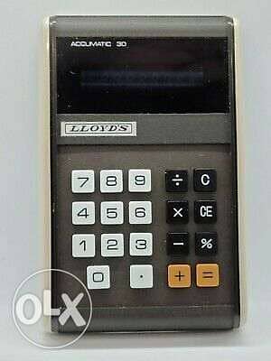 آلة حاسبة منذ سنة 1975 موديل Lloyds ACCUMATIC 30 2