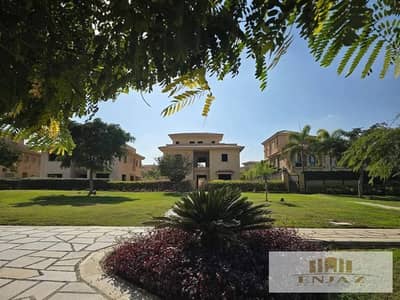 فيلا للبيع في مدينتي نموذج E ناصية ممر تطل علي أكبر وايد جاردن 5 غرف 730م