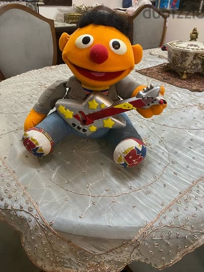الدمية الموسيقية  إيرني Ernie