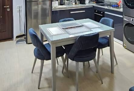 dnner table