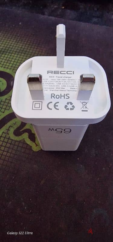 شاحن 65 وات recci