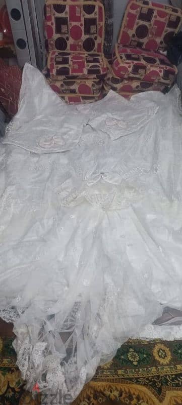 مفرش نوم كبير و2 مفرش اطفال بحاله ممتازه جدا لم يستخدمه بعد