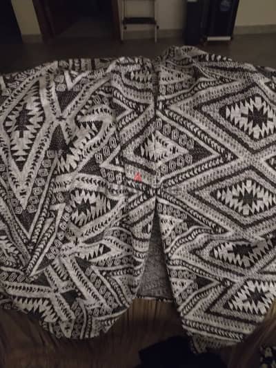 بلوزات من H&M Marks & Spencer