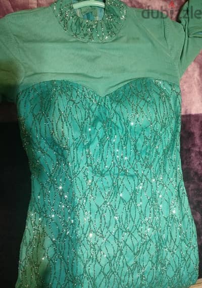 فساتين سواريه استخدام مرة واحد