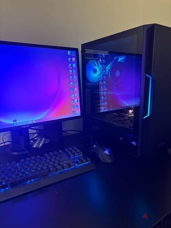 ‫Gaiming Pc used with monitor and razor keyboard and razor mouse ...
