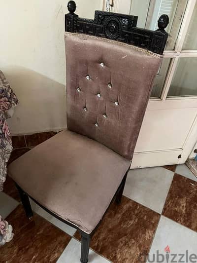 تربيزة سفره كبيره مع ٦ كرسي بحاله جيدا جدا