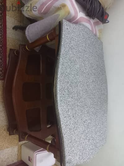ترابيزة انترية بالرخامة