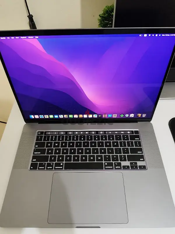 MacBook Pro 201965162078633602124