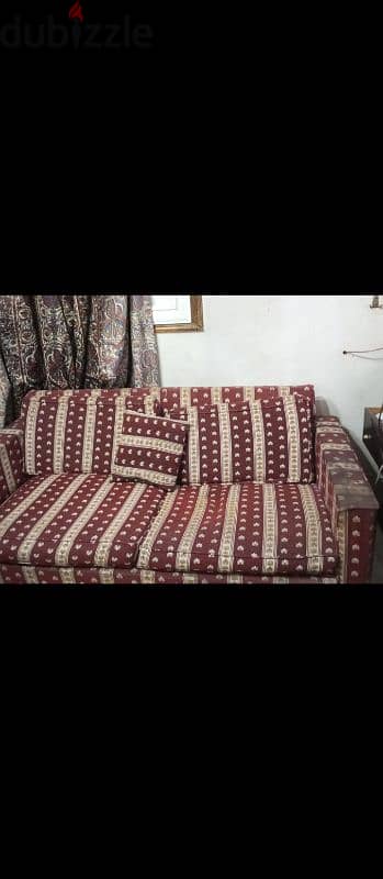 كنبه سرير زان عرض السرير ١٦٠ تحتاج تنجيد