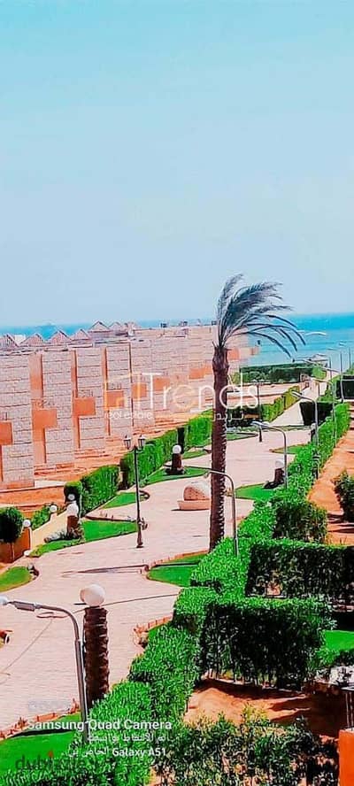 فيلا مميزه للبيع تطل على البحر و حمام السباحه مساحه الارض كبيره فى نيو فينيسيا العين السخنة وبأفضل سعر !!