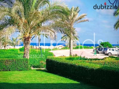 شالية 140 مترأرضي بجنينة  فى لافيستا باي الساحل الشمالى يطل على البحر و حمام السباحه وبأفضل سعر جاهز للاستلام