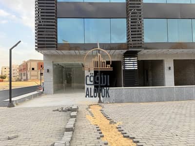 محل تجاري للبيع دور ارضى بمدينه الشروق استلام فوري