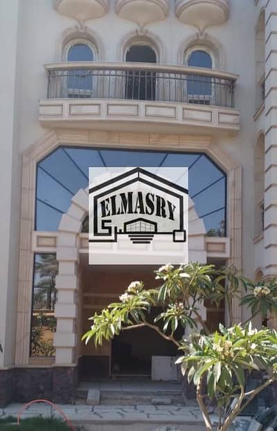 Villa with swimming pool, 2000 square meters of built area, for sale in Al-Haliz, one of the most prestigious villa areas in Rehab. Located in a prime