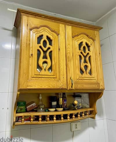 مطبخ خشب زان عموله ٢ قطعه عرض متر بحاله ممتازه جداً
