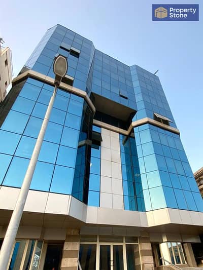 مقراداري مرخص للايجار مساحة 850 متر للشركات ارضي وأول في اميزموقع بالمعادي