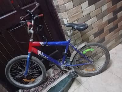 عجلة مقاس 18