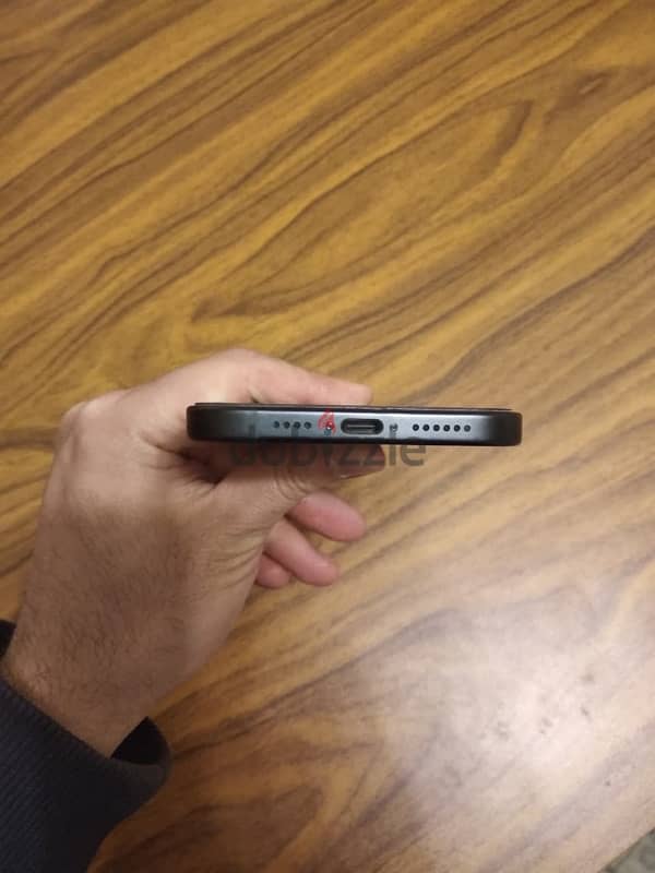 IPhone 15 plus 128 Giga 4