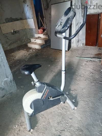 جهاز عجلة رياضية