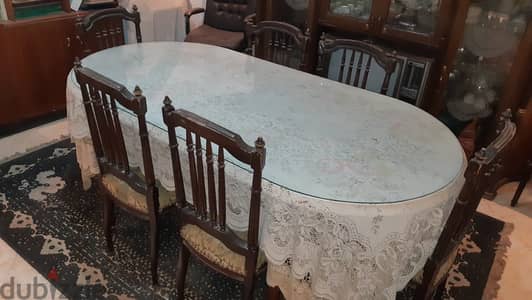 سفرة خشبية مستعملة بحالة جيدة
