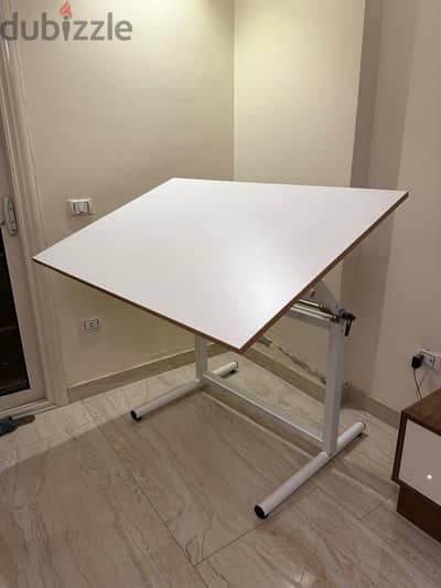 طربيزة رسم هندسي