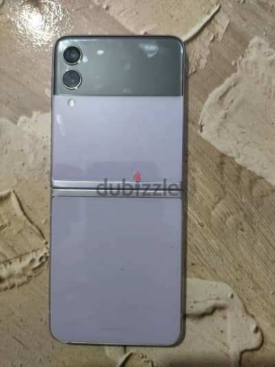 z flip 3 بحالة جيدة للبيع عليه ضريبه