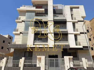 182m apartment with front and back garden in a prime location, immediate delivery, plaster finish, electrical and plumbing established.
