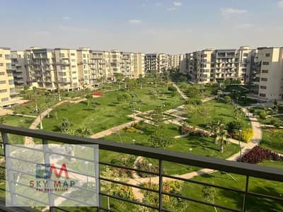 شقة للبيع في مدينتي 168 متر في B8 تشطيبات خاصة جاردن فيو شامل باركينج
