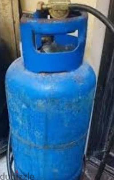 انبوبه بتجاز للبيع فيها نص غاز بالمنظم والخرطوم