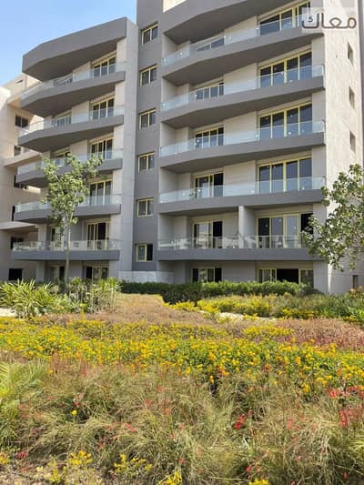 I'm telling you I'll hand you over an apartment the first contract is an instant receipt from the company inside a compound and you won't pay 7 million pounds I will pay less than 4 million pounds waiting for what come let me introduce you to the details