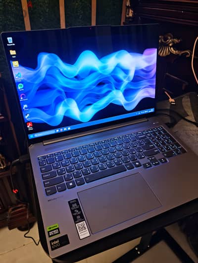 Lenovo IdeaPad Pro 5i – Core Ultra 9 | RTX 4050 | 32GB RAM | شاشة OLED