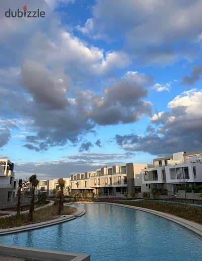 شقه بجاردن للبيع بارقي موقع داخل الكمبوند استلام فوري في كمبوند جولز  بسعر مش هيتكرر في قلب التوسعات الشرقيه بجوار بالم هيلز