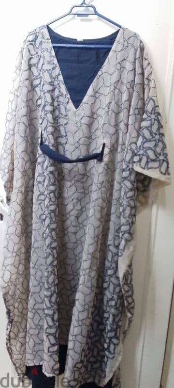 فستان فراشه