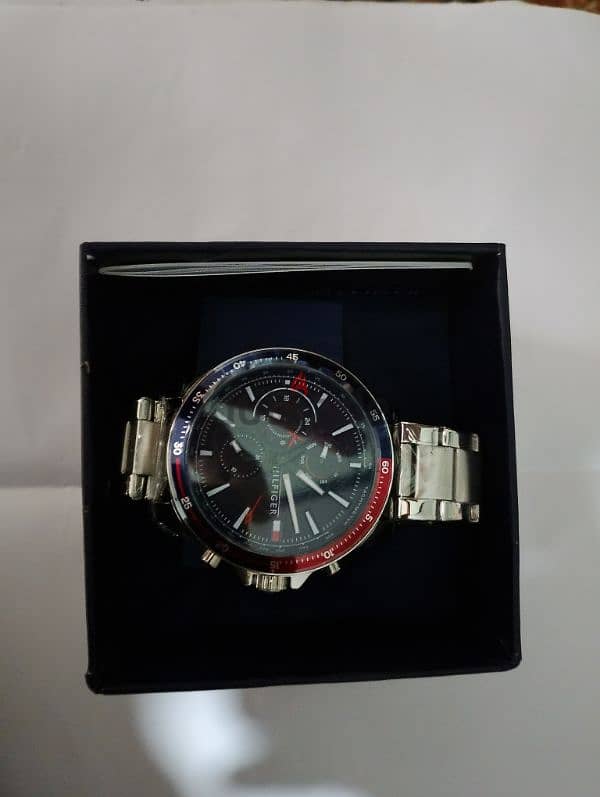 ساعة Tommy جديدة 6