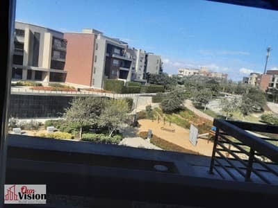 شقة للبيع في أمبرفيل – نيو جيزه 205 متر 3 غرف نوم 2 حمام + حمام ضيوف غرفة سائق فيو مميز على البحيرة السعر: 18 مليون