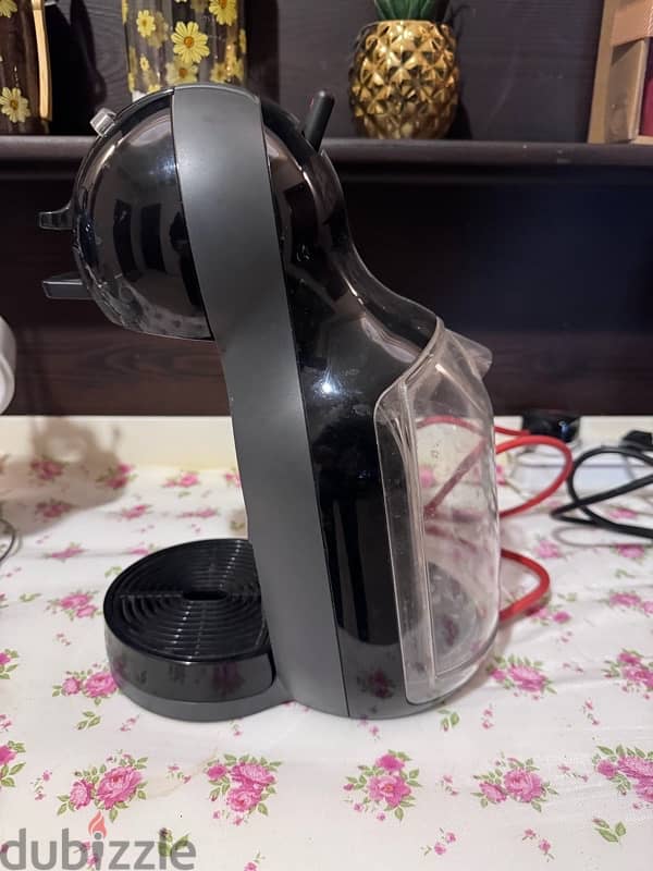 Dolce Gusto Coffee Machine 1