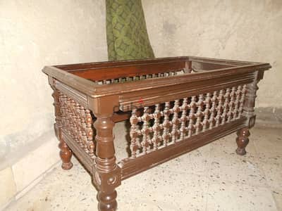 ترابيزة ارابيسك زان احمر اويمه (انتريه-صالون-ديكور) شغل عالي درجه اولى