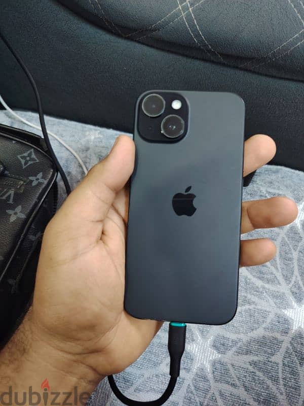 آيفون 15 عادي 5
