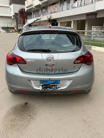 Opel Astra 2012