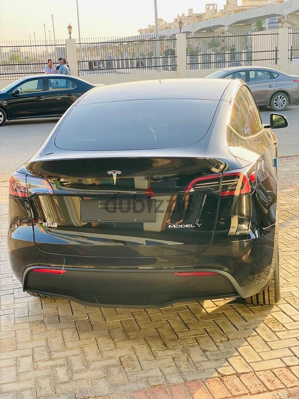 Tesla Model Y 2023 Long Rang 688 KM
