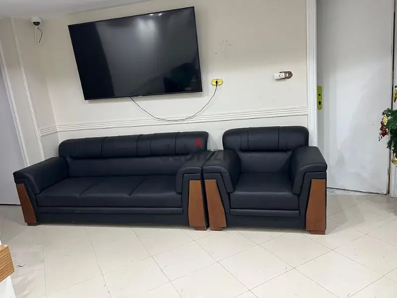 انتريه للبيع بحاله ممتازه قابل للتفاوض