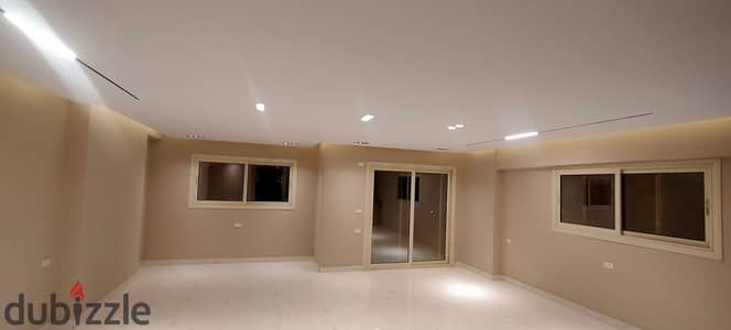 Apartment for rent on Shahab Street, Mohandessin, 200m, super luxury finishing, elegant entrance, chic building