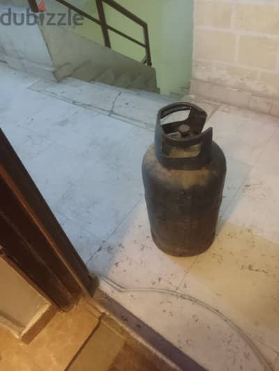 أنبوبة بوتجاز بالمنظم والخرطوم
