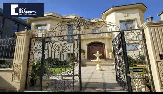 فيلا مستقلة كالقصر بحمام سباحة متشطبة الكامل للبيع في قطامية ديونز - القاهرة الجديدة
