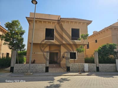 Villa for sale in Rayhana new cairo prime location under market price
