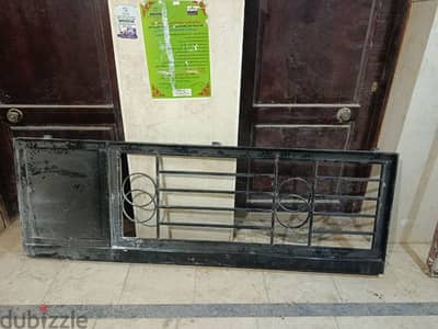 باب حديد