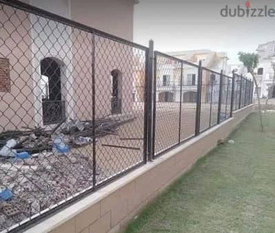سور حديد من السلك الشبك المجلفن يقاوم  العوامل الجويه بأقل تكلفة