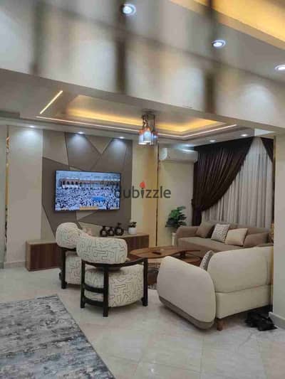 شقة للايجار الترا سوبر لوكس مجزة بالكامل بالتكيفات بشيراتون بجوار المطار ومصر الجديدة