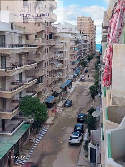 شقه  بالروف  200متر  للبيع في العجمي شاطئ النخيل خطوات من البحر